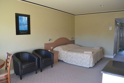 Yarrawonga Mulwala Golf Club Resort - Sydneys Hotel 3