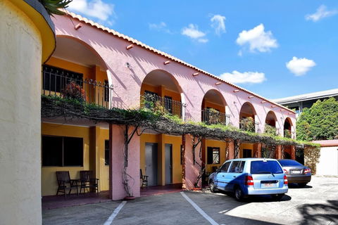 Adobe Motel - Sydneys Hotel 1
