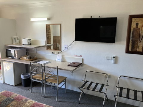 Golden Grain Motor Inn - Sydneys Hotel 6