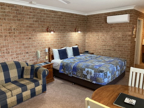 Golden Grain Motor Inn - Sydneys Hotel 1