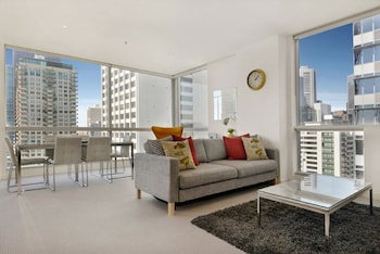 Melbourne Central - Sydneys Hotel 1