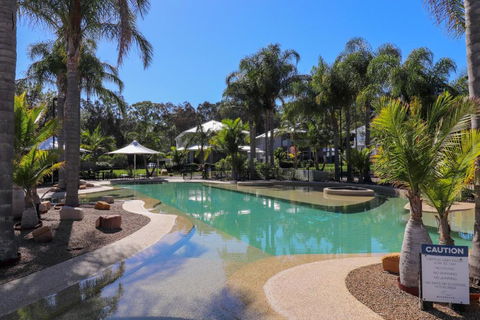 Dollarbird Treetops Townhouse - Sydneys Hotel 1
