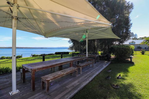 Dollarbird Treetops Townhouse - Sydneys Hotel 5