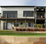 Ocean Beach House - Sydneys Hotel