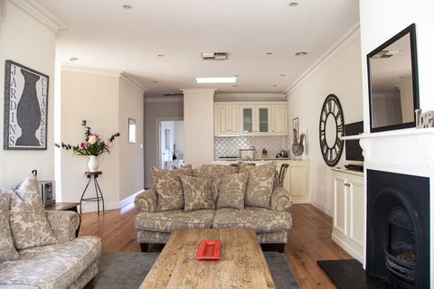 The Retreat At Stirling - Sydneys Hotel 4