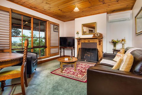 Wagners Cottages - Sydneys Hotel 5