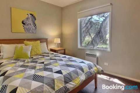Alpine Edge - Sydneys Hotel 3