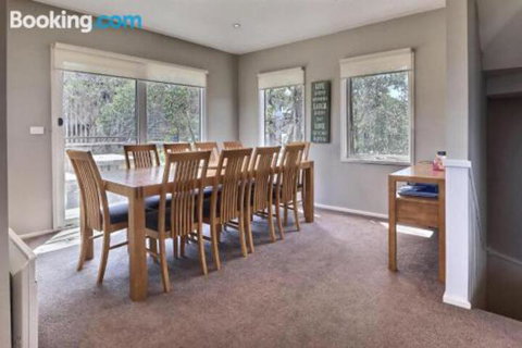 Alpine Edge - Sydneys Hotel 2