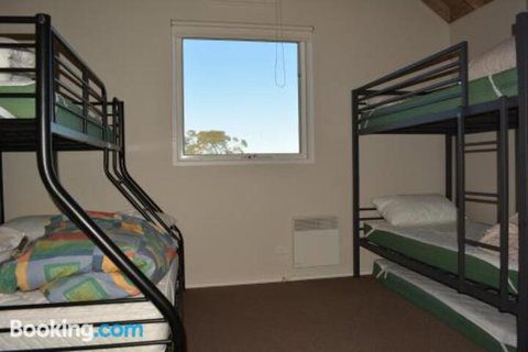 Alpine Edge - Sydneys Hotel 5