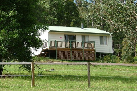 Peacehaven Country Cottages - Sydneys Hotel 3