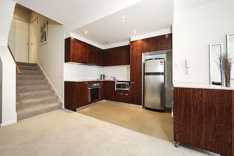 Accommodate Canberra - Metropolitan - Sydneys Hotel 2