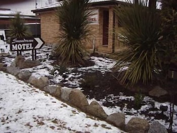 Snowdream Motel - Sydneys Hotel 1