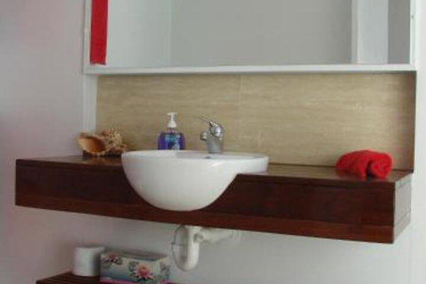 Hove To B & B - Sydneys Hotel 3