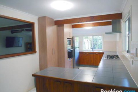 Wyndham Lodge - Sydneys Hotel 2