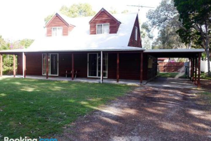 Amity Point QLD Sydneys Hotel