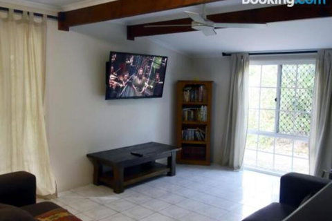Wyndham Lodge - Sydneys Hotel 3