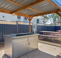 Discovery Parks  Whyalla Foreshore - Sydneys Hotel