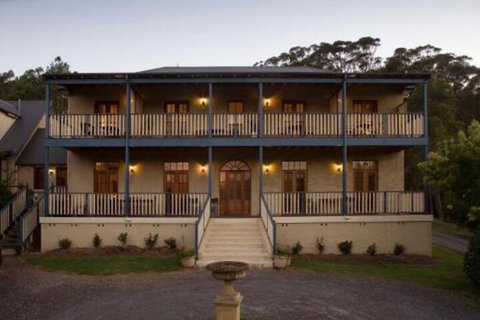 Wombatalla - Sydneys Hotel 0