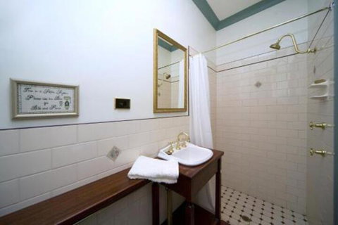 Wombatalla - Sydneys Hotel 3