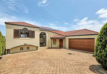 Rancho Relaxo 3 Bedroom House - Sydneys Hotel 3