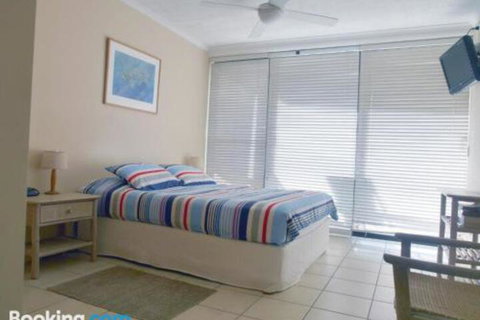Cylinder Cove 1 - Sydneys Hotel 4