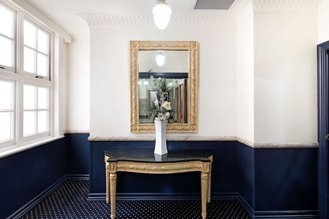 ULTIQA Rothbury Hotel - Sydneys Hotel 1