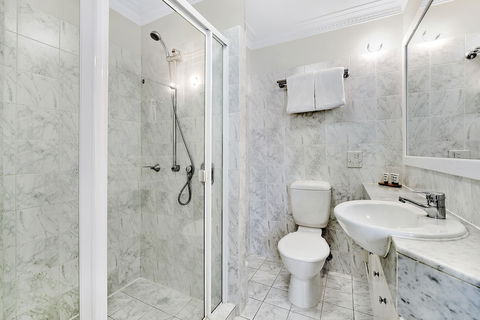 ULTIQA Rothbury Hotel - Sydneys Hotel 4