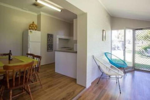 Wilkadene Cottage - Sydneys Hotel 6