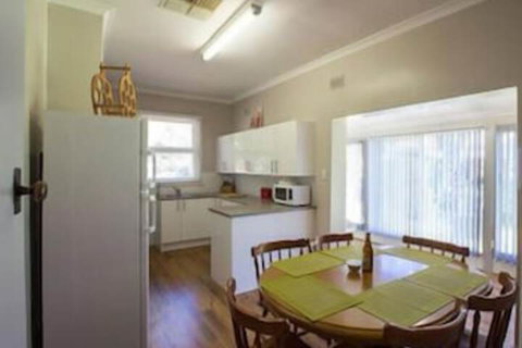 Wilkadene Cottage - Sydneys Hotel 4