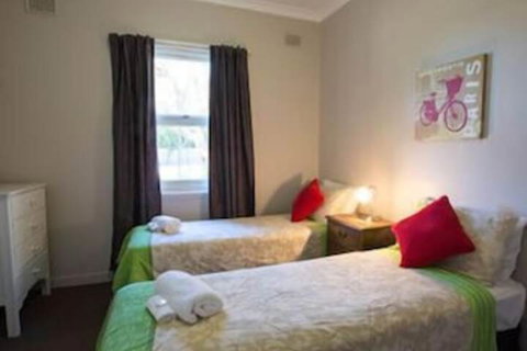 Wilkadene Cottage - Sydneys Hotel 5