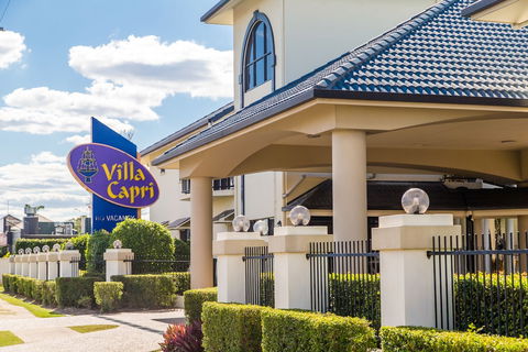 Villa Capri - Sydneys Hotel 0