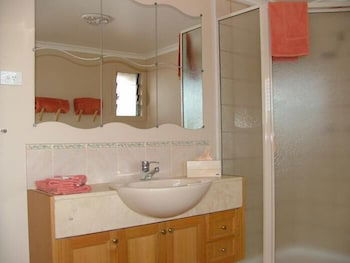 Hillview Cottages - Sydneys Hotel 4