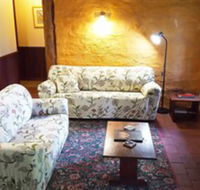 Treenbrook Cottages - Sydneys Hotel