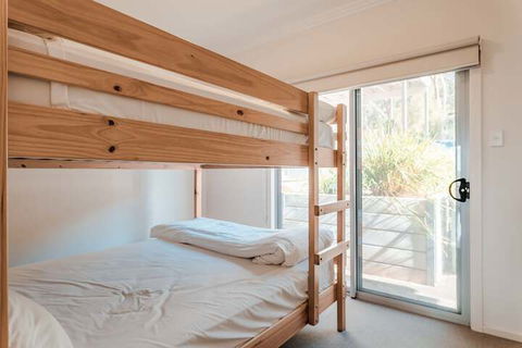 Aruma River Resort - Sydneys Hotel 4