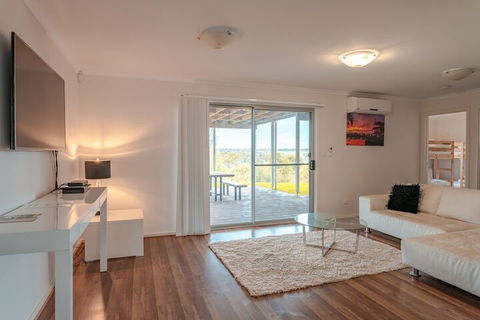 Aruma River Resort - Sydneys Hotel 5