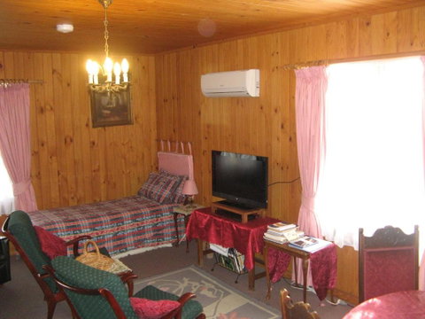 The Grove Cottages - Sydneys Hotel 5
