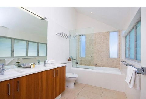 Villa Bianco - Sydneys Hotel 1