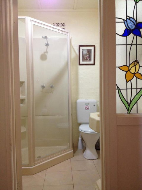 Pierrepoint Accommodation - Sydneys Hotel 4