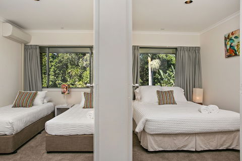 A Perfect Stay - 2 James Cook Apartments - Sydneys Hotel 0