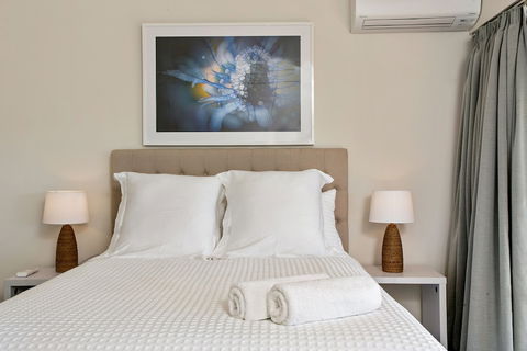 A Perfect Stay - 2 James Cook Apartments - Sydneys Hotel 5
