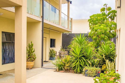 Atlantic West Beach Apartments - Sydneys Hotel 2
