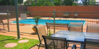 Aaron Inn Motel - Sydneys Hotel 1