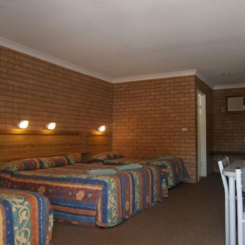 Aaron Inn Motel - Sydneys Hotel 3