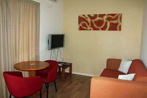 Australian Motor Homes Tourist Park - Sydneys Hotel 7
