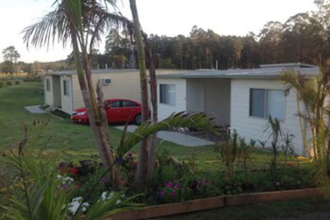 Australian Motor Homes Tourist Park - Sydneys Hotel 1