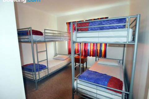 Island Haven - Sydneys Hotel 7