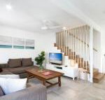 The Islander 1 - Sydneys Hotel