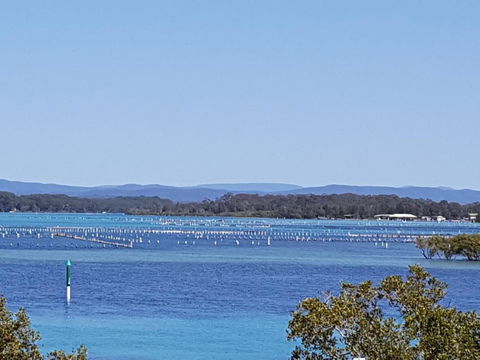 CHILL OUT LAKESIDE At FORSTER - Sydneys Hotel 2