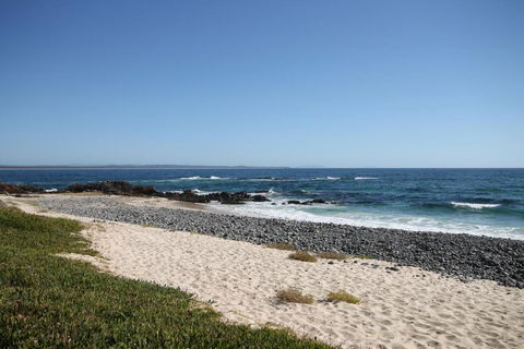 CHILL OUT LAKESIDE At FORSTER - Sydneys Hotel 1