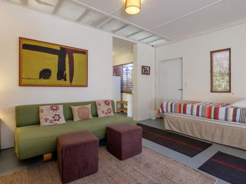 Eddies Place - Sydneys Hotel 2